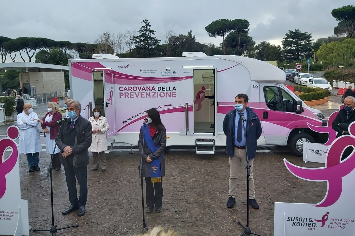 donazione unità mobile senologia a roma città metropolitana