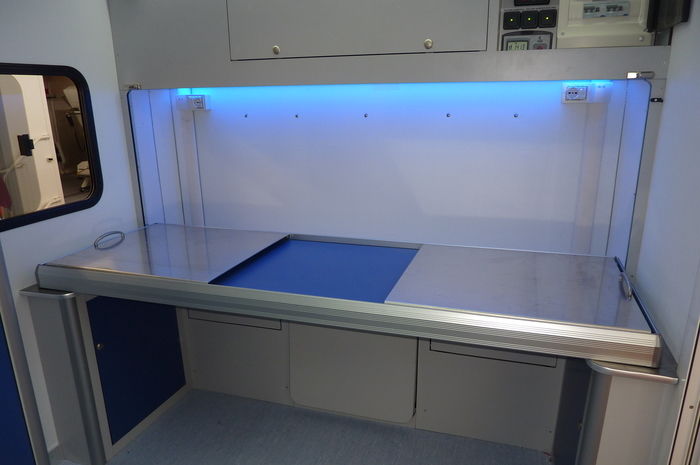 polydiagnostic mobile unit interiors