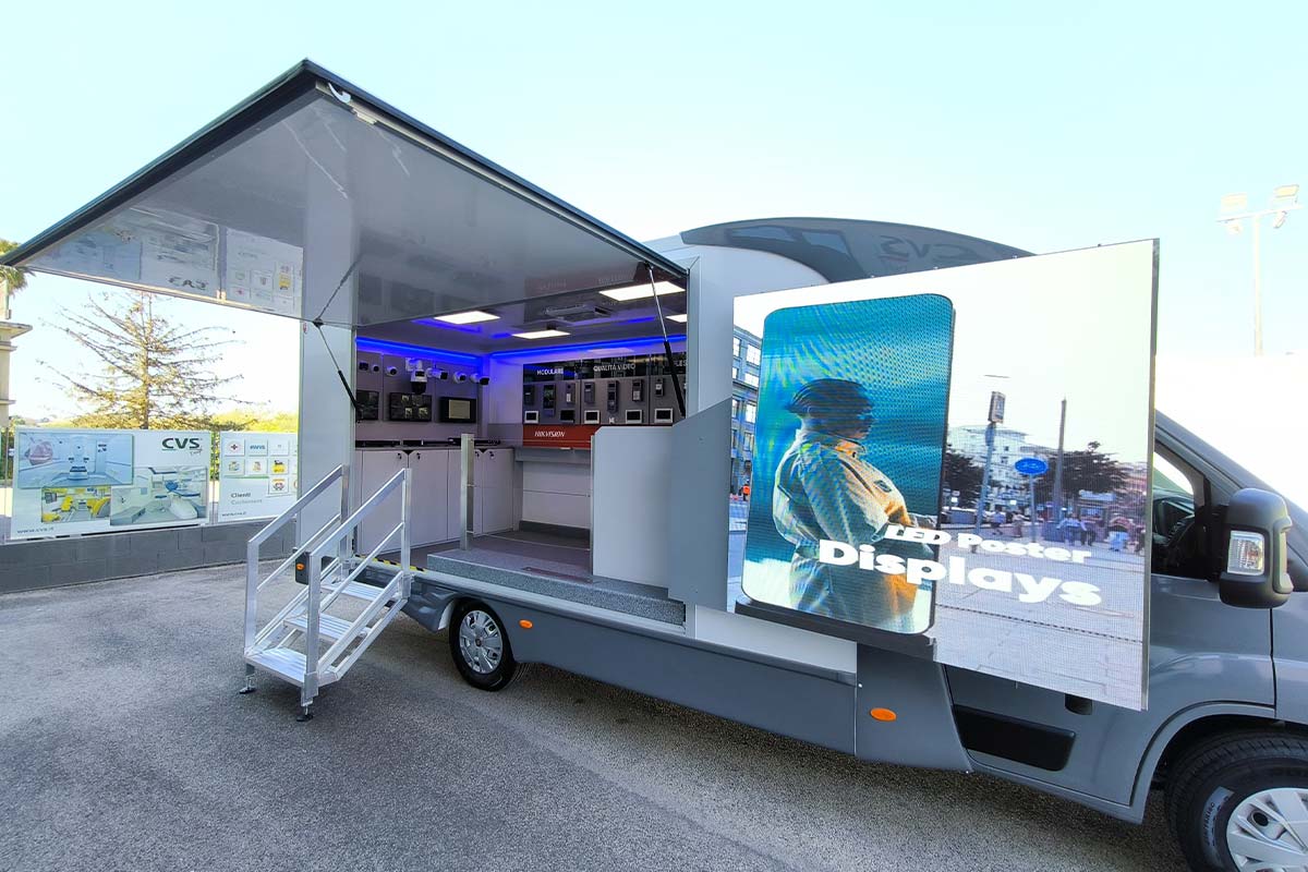showroom-mobili-cvs-strategia-marketing veicoli-speciali-cvs-showroom-mobili